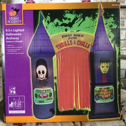 9.5 Foot High Halloween Archway $125