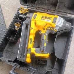 DeWalt HR 20 Volt Brushless Concrete Nailer