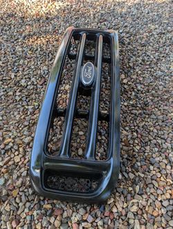  Ford F-250 F-350 Super Duty OEM Front Grille Assembly 