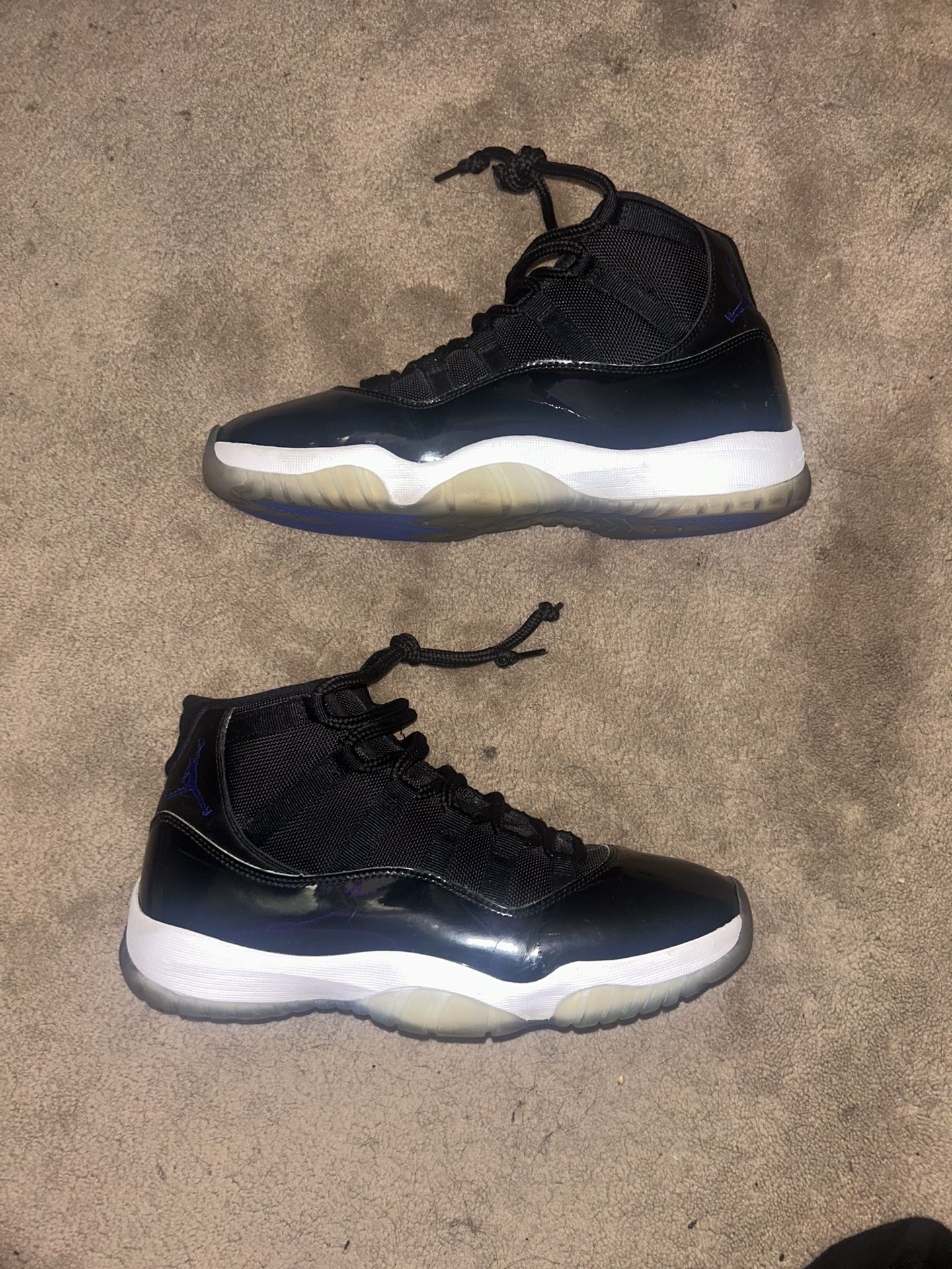Jordan 11 Space Jam (size 10)