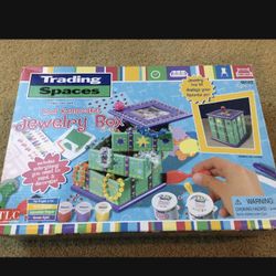 BRAND NEW KIDS WOODEN JEWELRY BOX ARTS AND CRAFTS KIT SET TOY W. PAINTS & DECORATIONS - NEW IN BOX - GREAT GIFT!