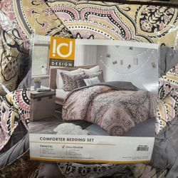 Full/Queen Comforter Set