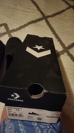 Brand new boys converse 5.5