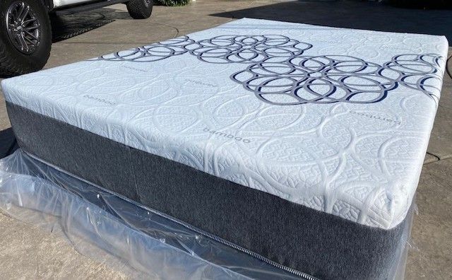 Queen Bamboo Cool Gel Memory Foam!!