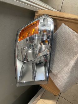 2009-2018 Dodge Ram left headlight