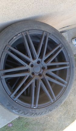 22s rims with tire