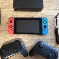 Nintendo Switch !!! (w/ Extras) 