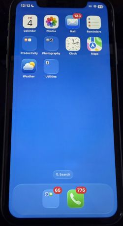 iPhone 11 - 64GB - FACTORY UNLOCKED (Needs Battery) Mint Green color