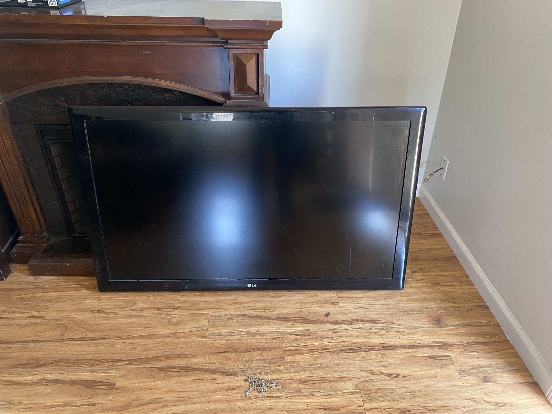 LG 55” 1080p 120hz Glass LCD
