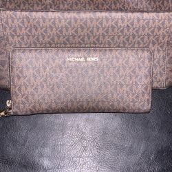 Michael Kors Jet Set Purse With Clutch wallet (Large)