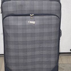 Large Expandable Suitcase- London Fog-luggage 