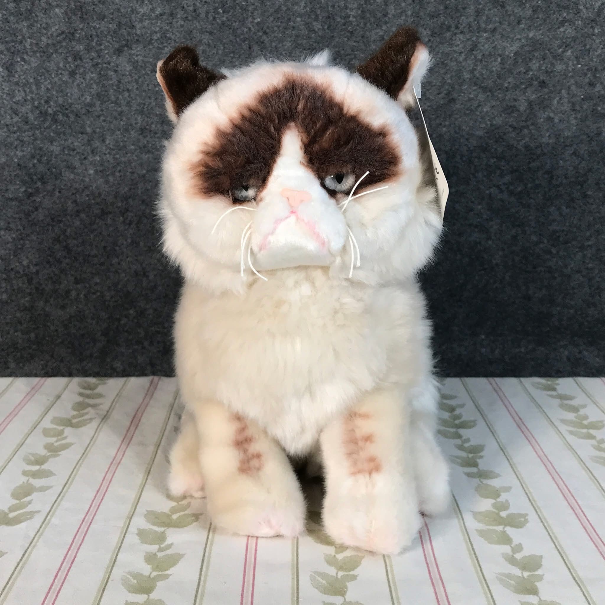 GUND Grumpy Cat Plush Soft Toy 9" with Tags Scowl Frown Soft Stuffed Animal Toy