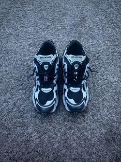 Balenciaga runners