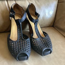 Frye Gwen Woven T Strap Wedge Size 10M
