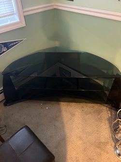 Corner table