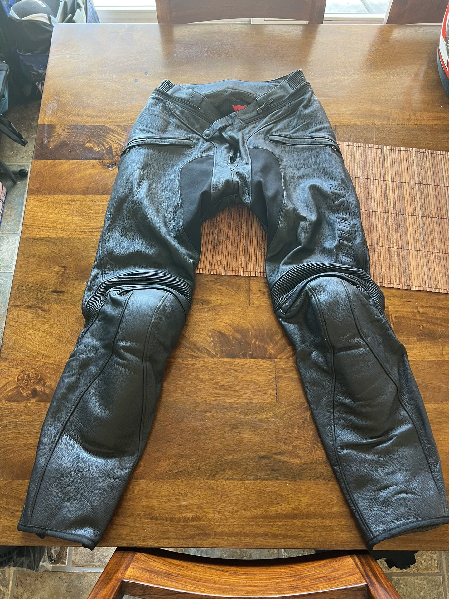 Dainese Alien Pants Size 98 (32 Tall) Very Good Condition