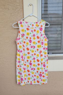 LADIES SIZE 8 PETITE SLEEVELESS DRESS
