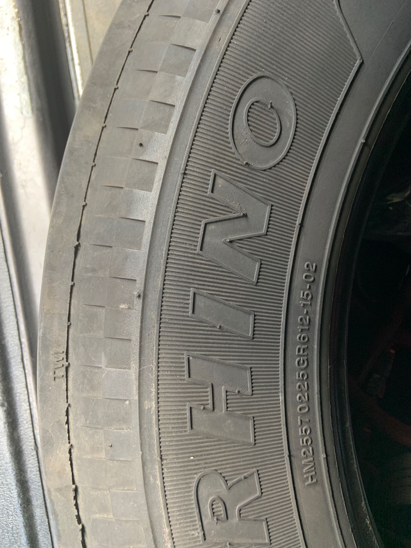 Used Rhino semi tire 255/70r22.5