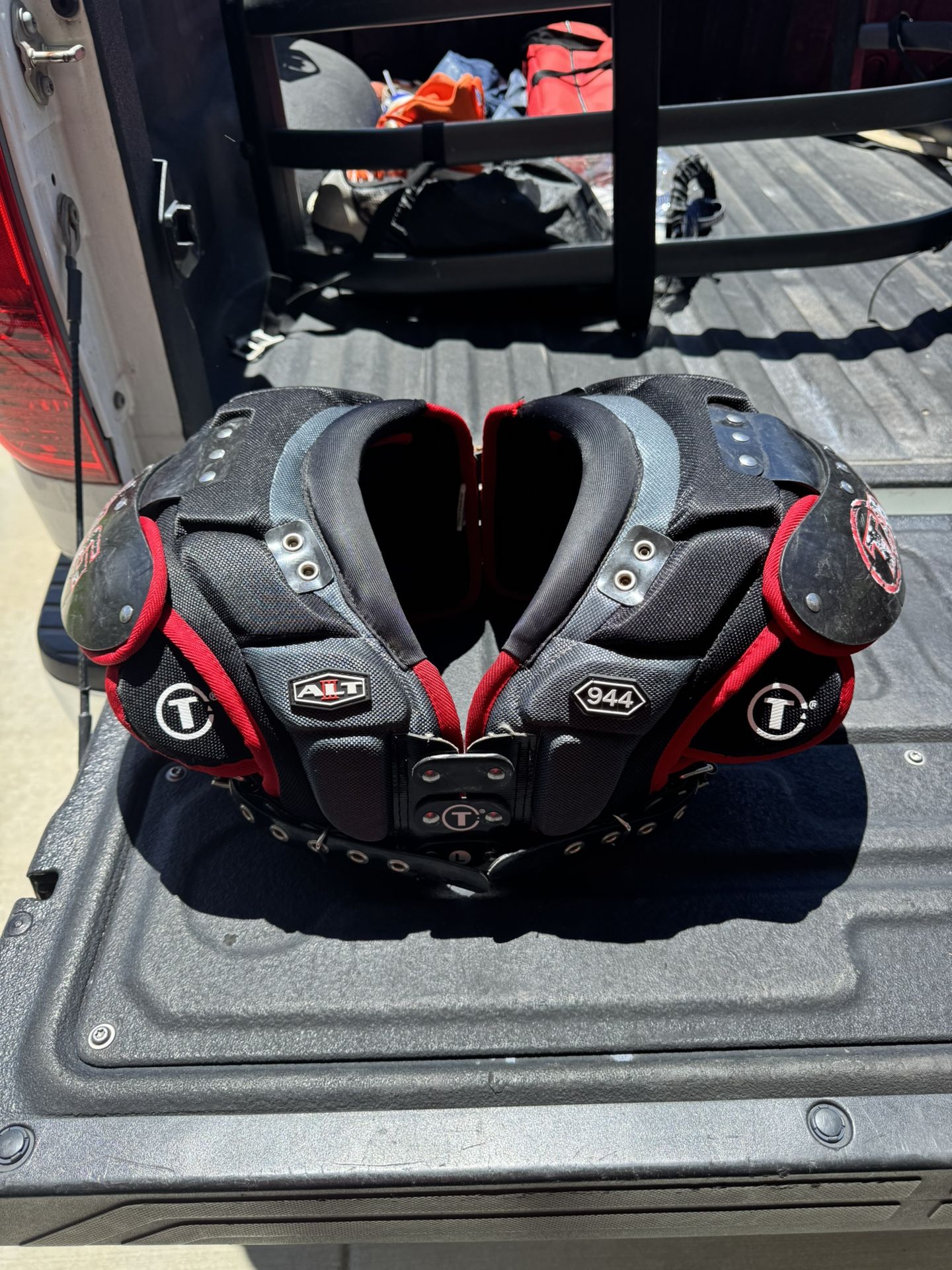 Tag Youth Football Pads
