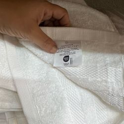 Grandeur Hospitality White Cotton Towel $4 each