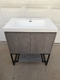 30” bathroom vanity with top