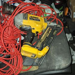 Dewalt 20 Volt Max Xr Nail Gun