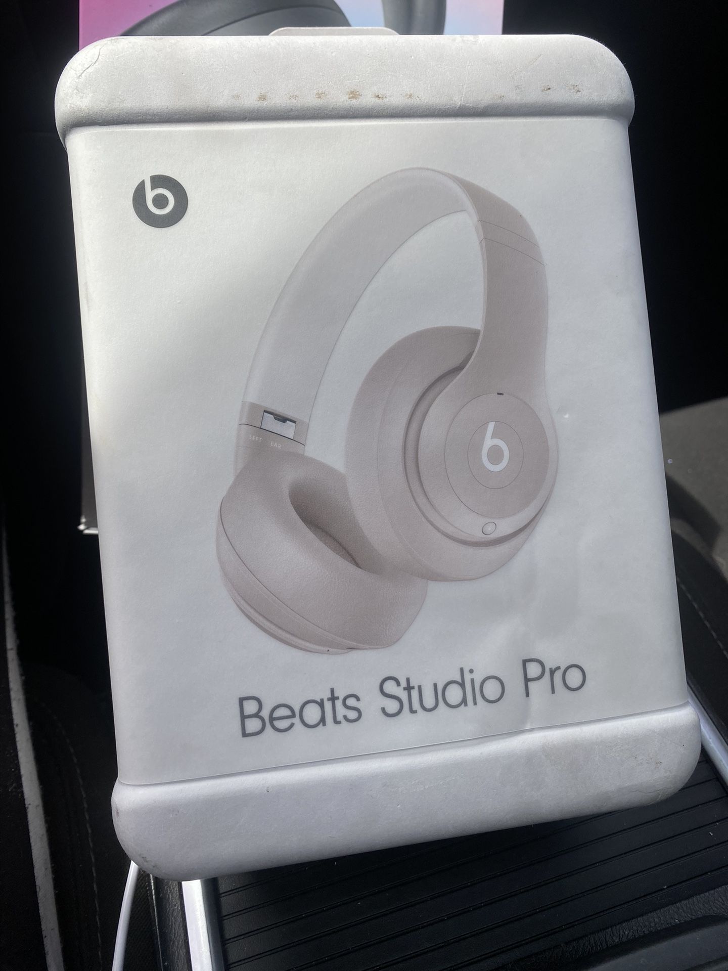 Beats Studio pro ( BRAND NEW ) 