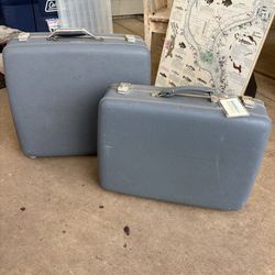 Set of Vintage American Tourister suitcase