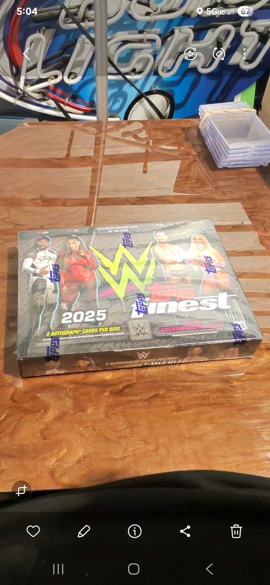 2025 WWE Topps Finest Hobby Box