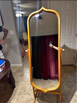 Onion shaped mirror