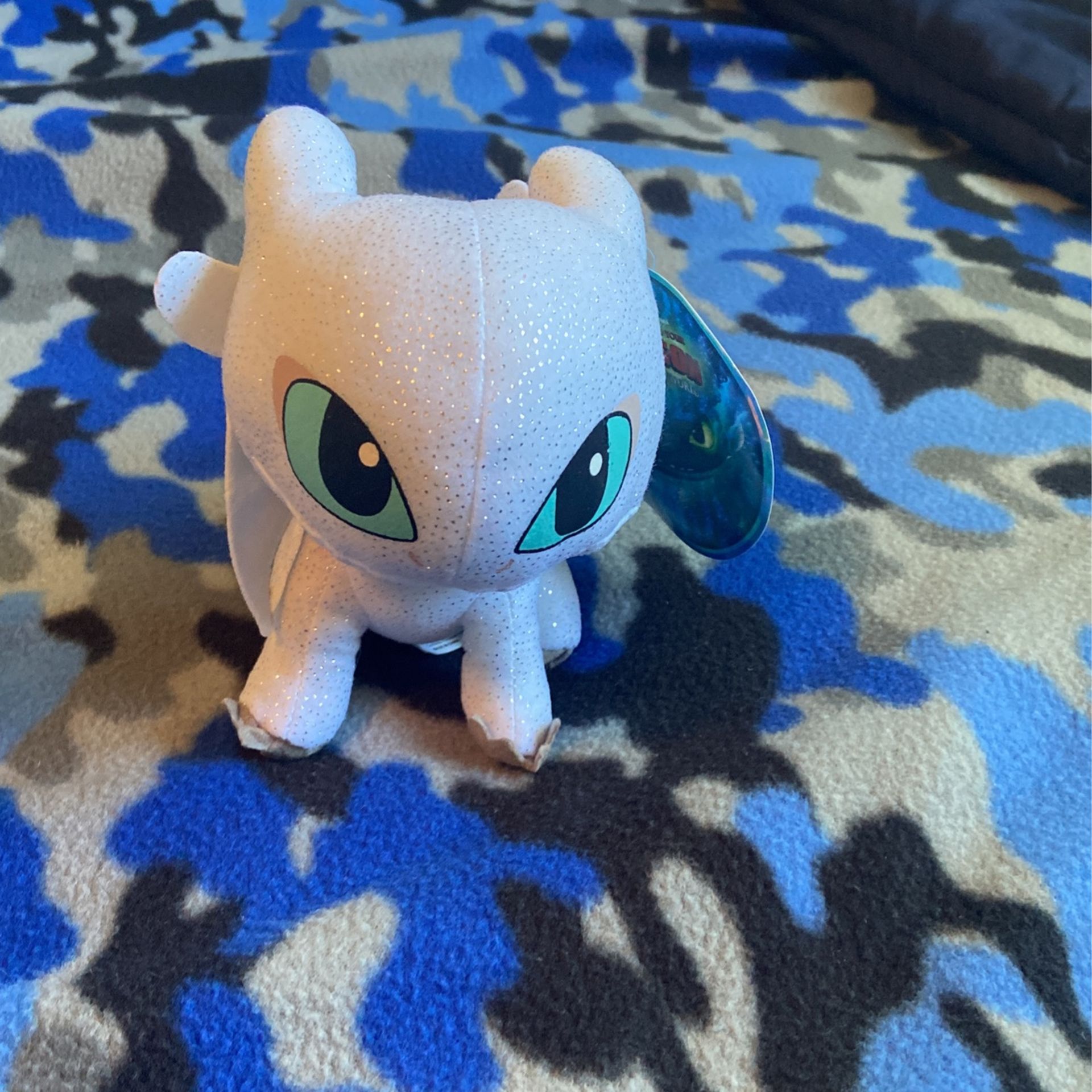 How To Train Your Dragon Plushie. Light Fury 