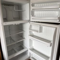 Available And Working -Refrigerator GREAT CONDITION 150.00 Rialto Pick Up ASAP GENERAL ELECTRIC 