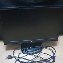 V7 Computer Monitor (19 inch)