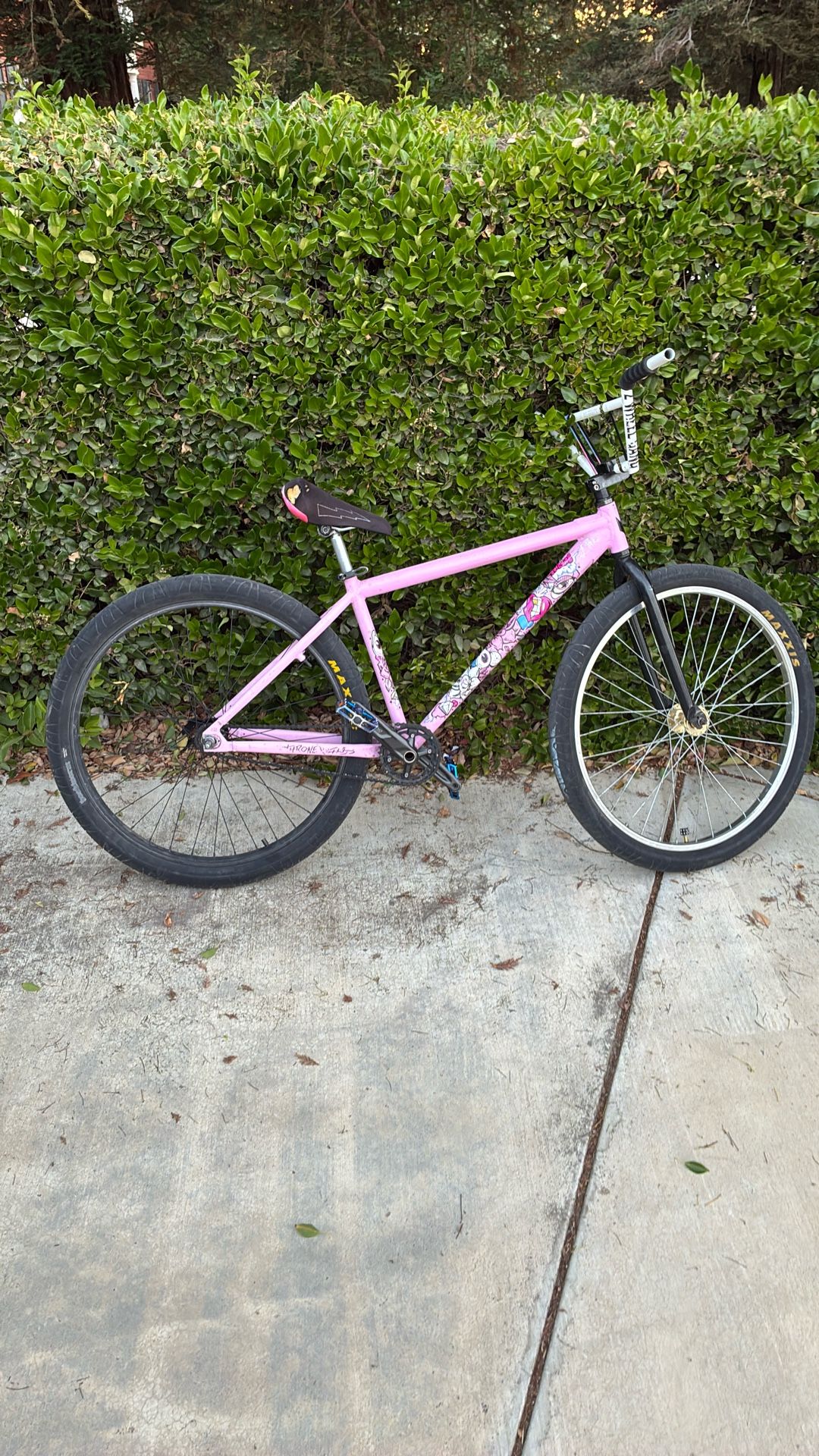 29in pink chad throne fixie negotiable price