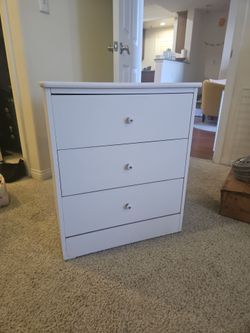 White 3-Drawer Dresser