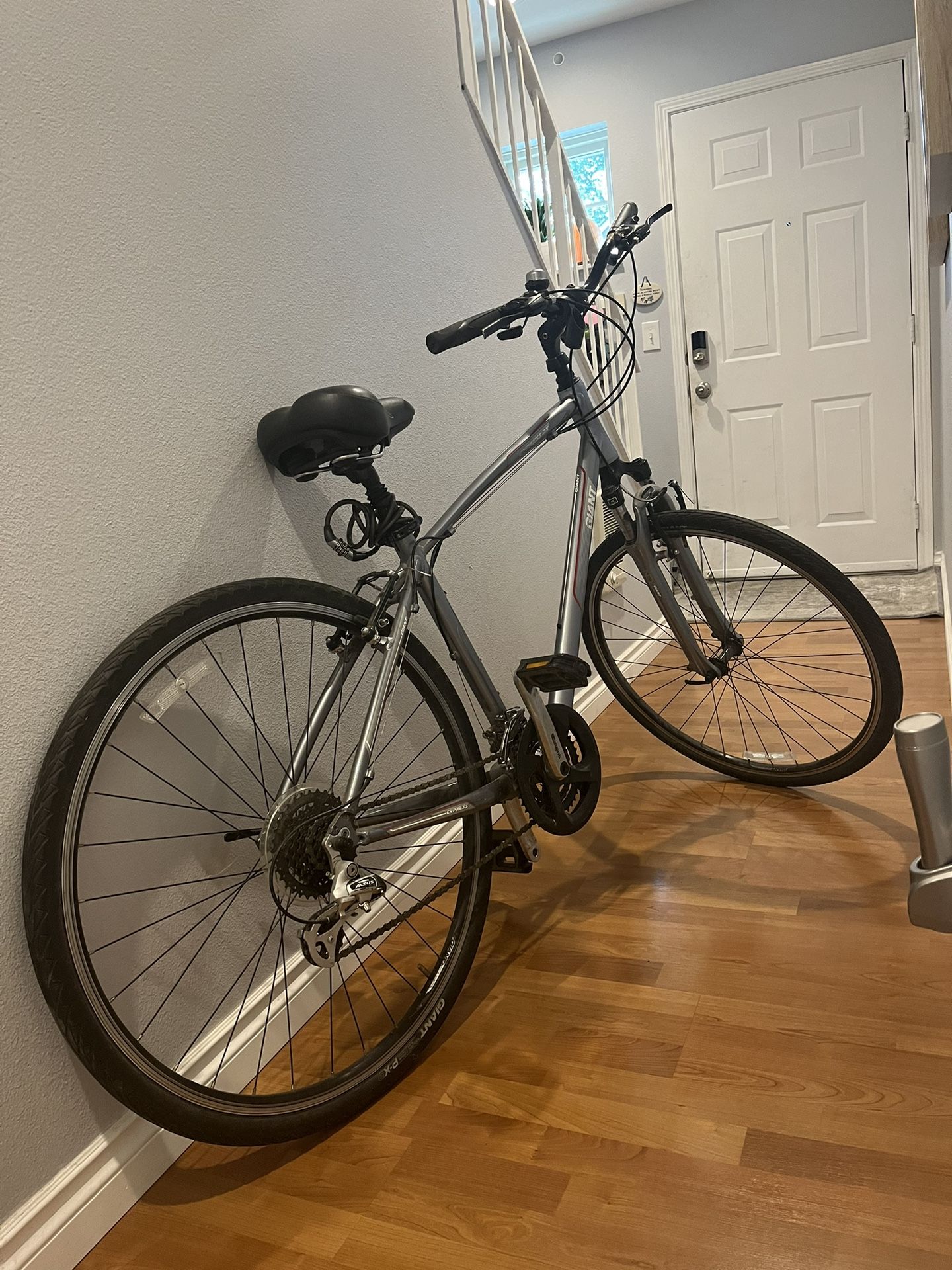 Giant Cypress DX Bike $150