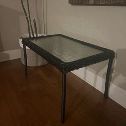 Woven Wicker And Tempered Glass Indoor/outdoor Coffee Table