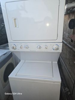 Frigidaire Washer And Gas Dryer Super Capacity And Heavy Duty 27 wide by 72 High
