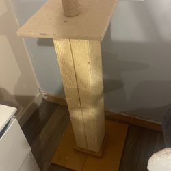 tall cat scratching post 