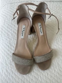 Nina brand nude suede shoes