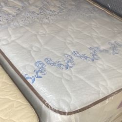 NEW FULL SIZE EXTRA FIRM DOUBLE SIDED TIGHT TOP DELUXE MATTRESS SET @ 369.99$ 
