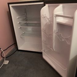 Good Mini Fridge Gets Ice Cold