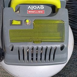 Air Co.pressor With Gun Nails