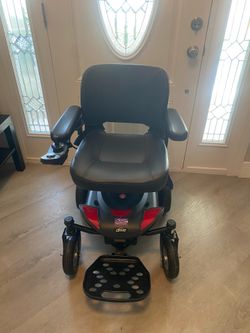 TITAN LTE Electric Wheelchair