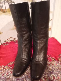 COACH WOMEN'S KNEE BOOTS BLACK LEATHER. MADE IN ITALY.