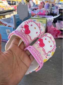 HK CROCS SIZE 8c