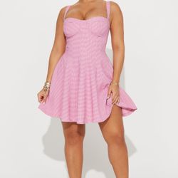 PINK FASHION NOVA DRESS 