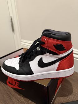 Air Jordan 1 Retro High 'Satin Black Toe'