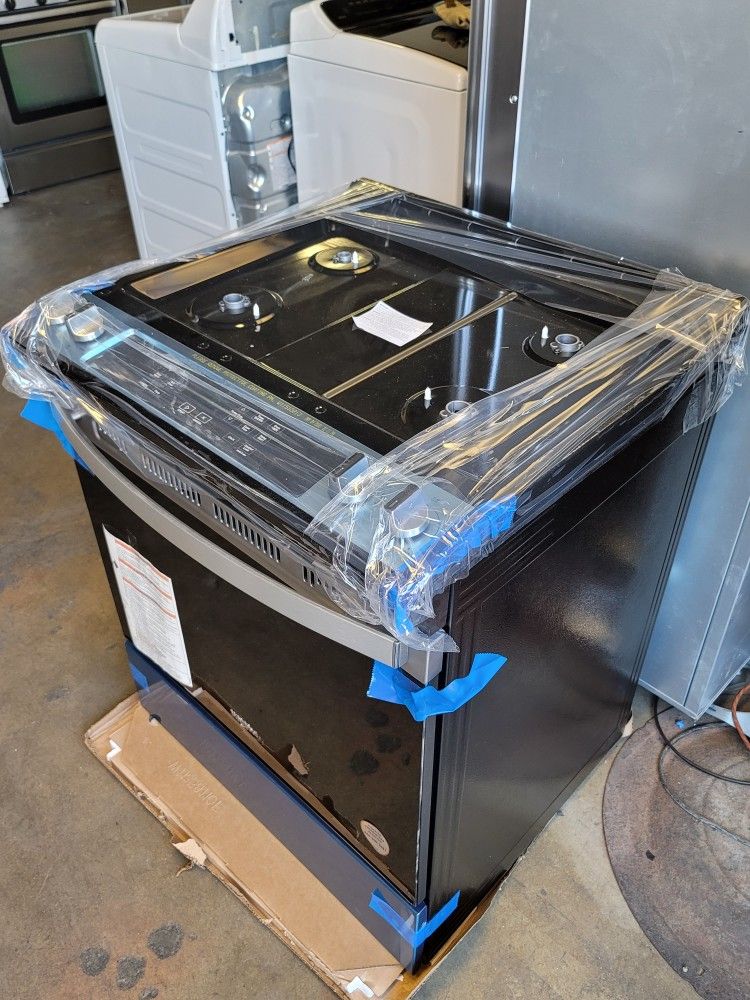 New Whirlpool 30 Wide Stainless Steel Slide in Gas Stove Range - Main Image