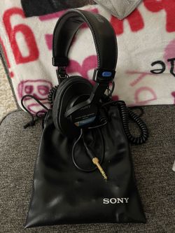 Sony professional headphones MDR 7560 for Sale in Columbus OH OfferUp